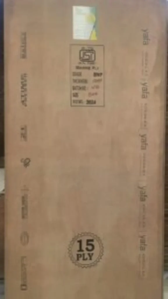 Heavy duty hardwood Gold core plywood sheets manufactured in India